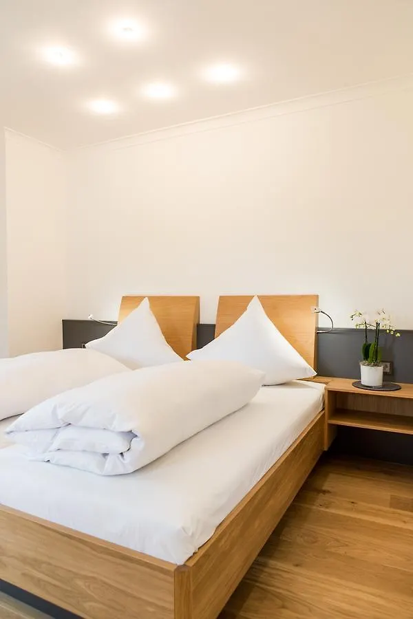 Hotel Wirtshaus Am Schloss Aicha vorm Wald 0*,